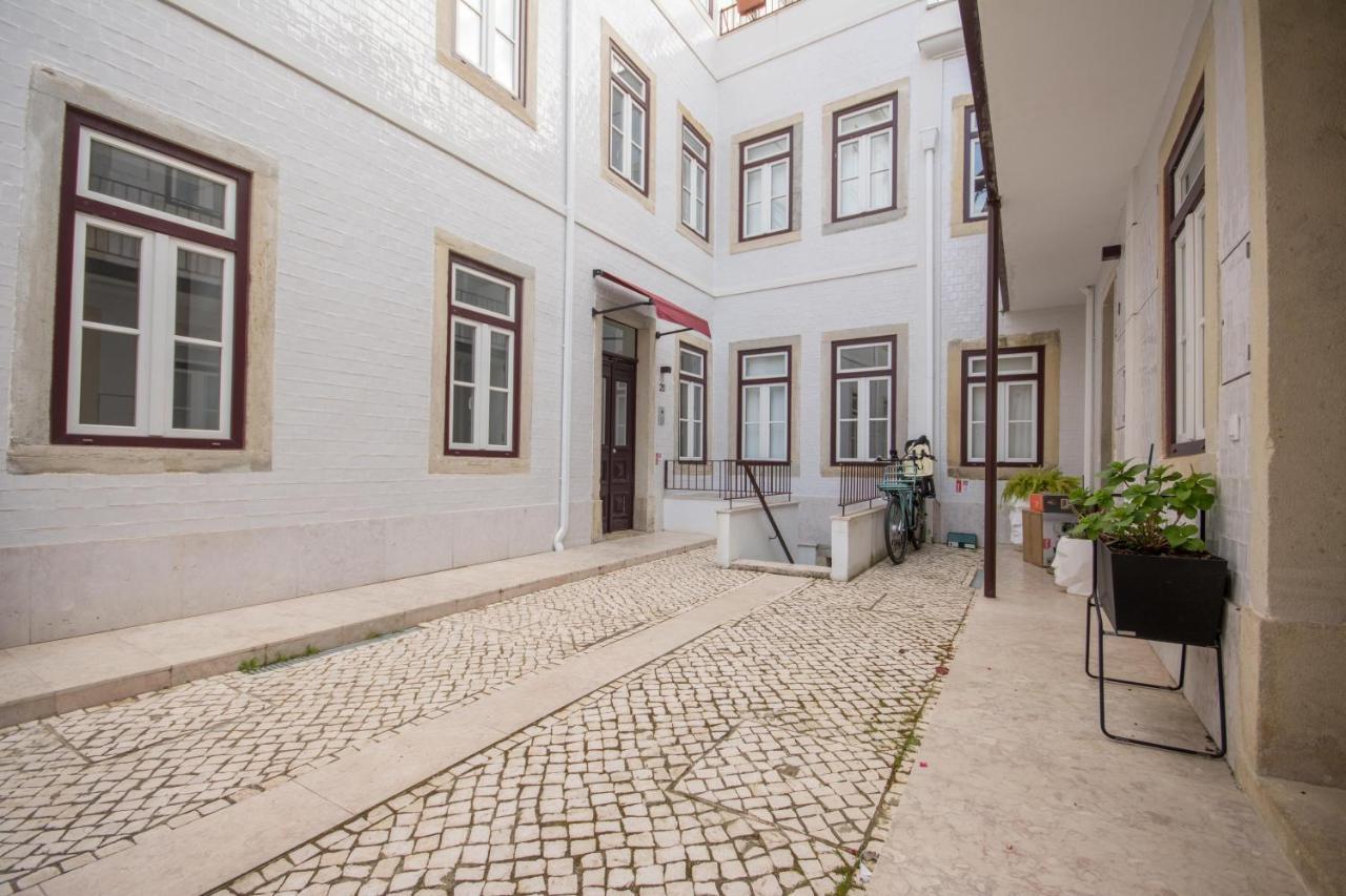 Charming Apartment in Private Condominium at Graça Lisboa Exterior foto